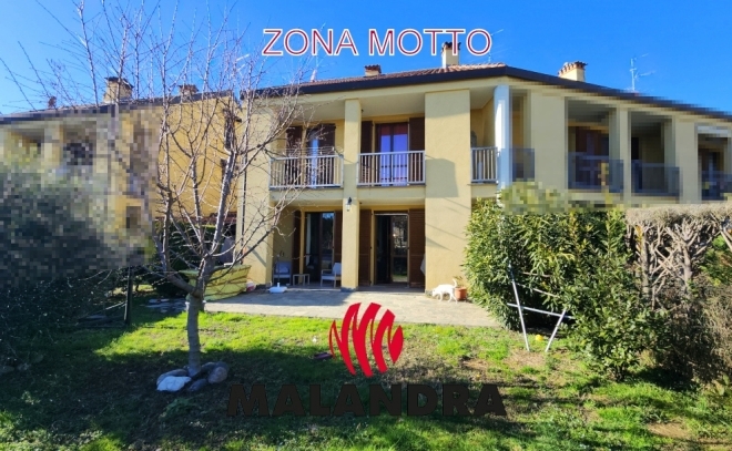 OLEGGIO - VILLA A SCHIERA